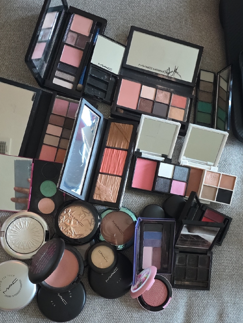 MAC Cosmetics Vintage Compacts And Colors